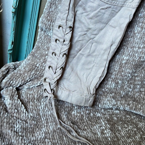 Talulah | Laced Cropped Pants | NWT - Picture 8 of 10